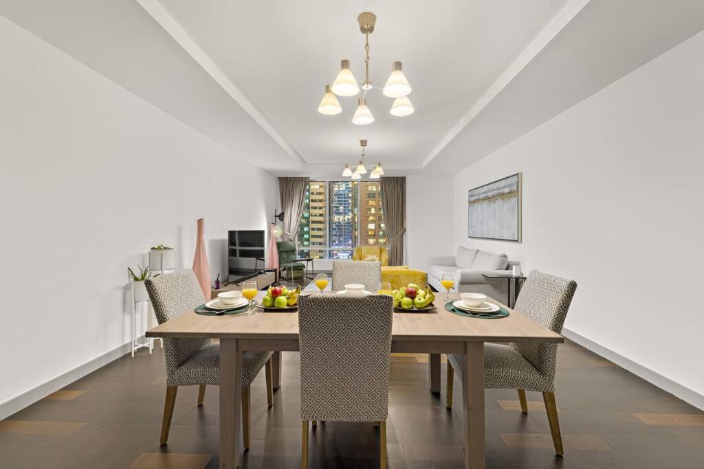 First Class 2br In Difc Walk To Ritz, Gate Ave, Metro Pool, Gym, Parking *