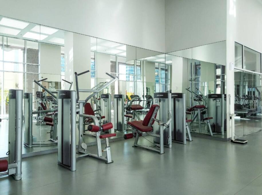 First Class 2br In Difc Walk To Ritz, Gate Ave, Metro Pool, Gym, Parking